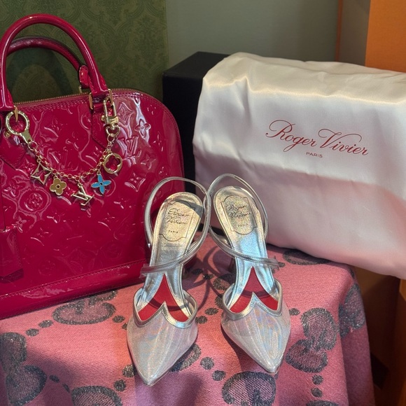 Roger Vivier Shoes - Roger Vivier ⚡️BNWT⚡️ "I Love Vivier" Pumps